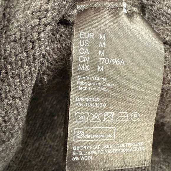 3/$30 - H&M Dark Gray Thick & Warm Sweater - Picture 4 of 6
